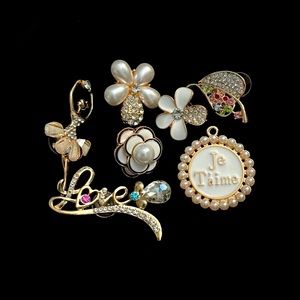 GOLD CROC CHARM BUNDLE